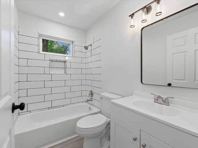 725 Lafayette Street, Hempstead, TX 77445