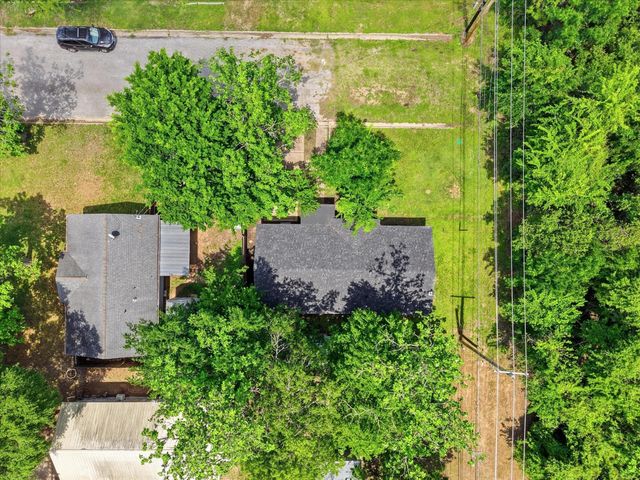 725 Lafayette Street, Hempstead, TX 77445