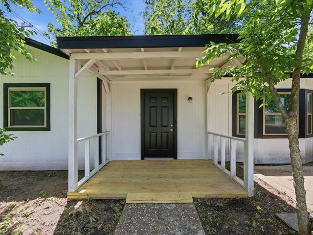 725 Lafayette Street, Hempstead, TX 77445