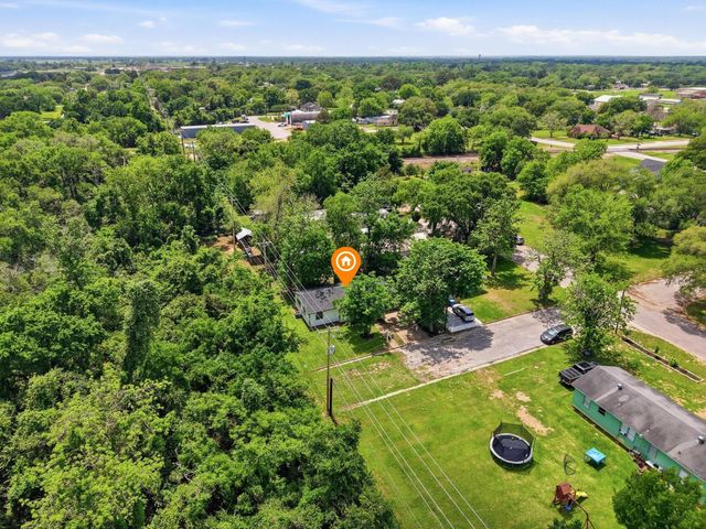 725 Lafayette Street, Hempstead, TX 77445