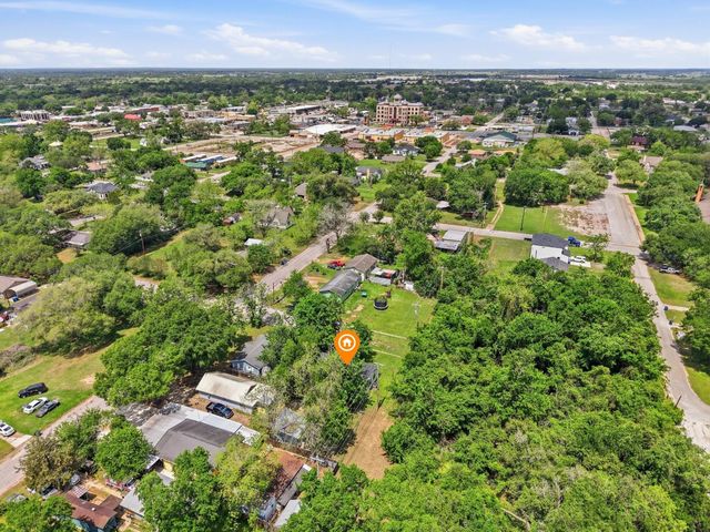 725 Lafayette Street, Hempstead, TX 77445