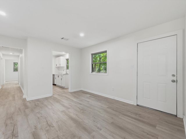 725 Lafayette Street, Hempstead, TX 77445
