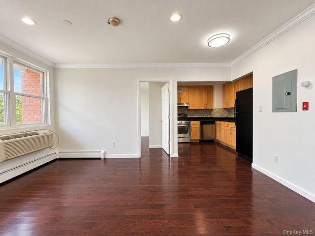 36-41 169th Street 2E, Flushing, NY 11358