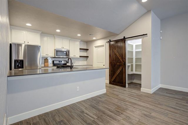 2421 Grapevine Drive, Midwest City, OK 73130