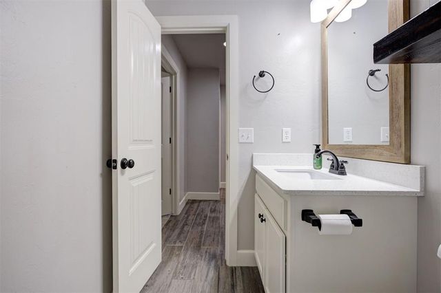 2421 Grapevine Drive, Midwest City, OK 73130