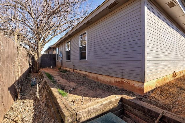 2421 Grapevine Drive, Midwest City, OK 73130