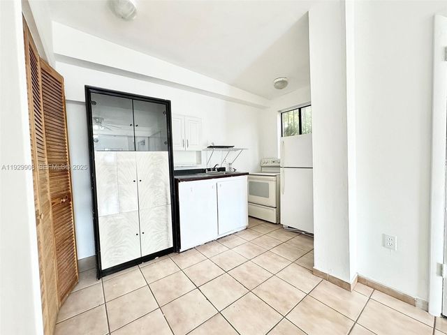 1200 NW 37th Ave 1, Miami, FL 33125