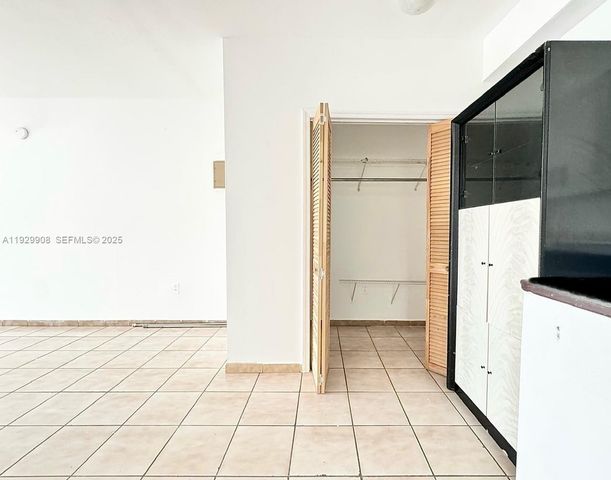 1200 NW 37th Ave 1, Miami, FL 33125