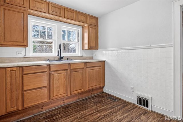 207 4th Street, Farmington, MO 63640