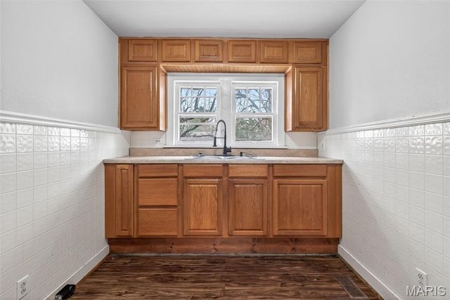 207 4th Street, Farmington, MO 63640