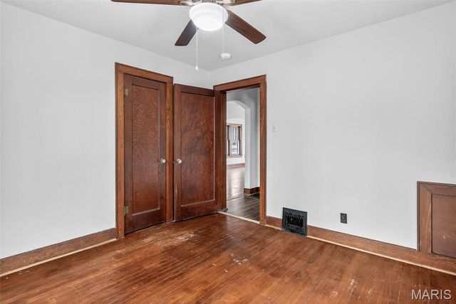 207 4th Street, Farmington, MO 63640