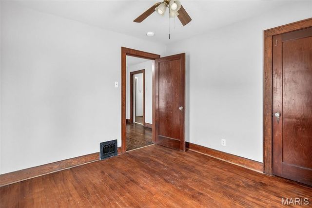 207 4th Street, Farmington, MO 63640