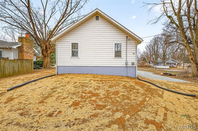 207 4th Street, Farmington, MO 63640