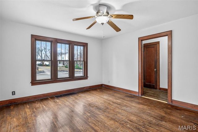 207 4th Street, Farmington, MO 63640