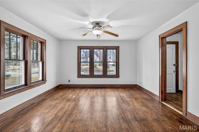 207 4th Street, Farmington, MO 63640