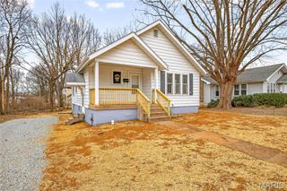 207 4th Street, Farmington, MO 63640