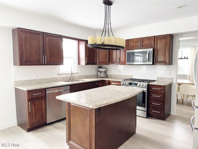 3291 Saint Andrews Drive, Parma, OH 44134