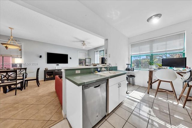 1408 NW 126th Avenue 1408, Sunrise, FL 33323