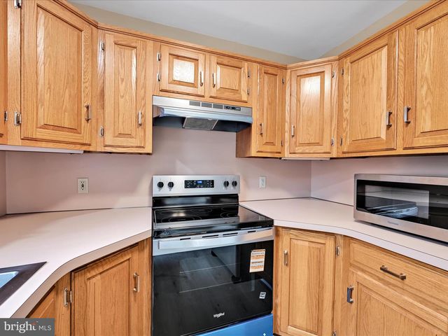 25 YORKSHIRE CT, Elizabethtown, PA 17022