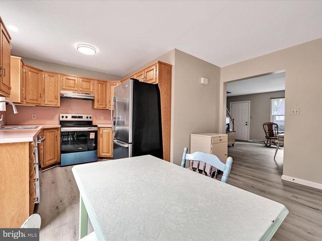 25 YORKSHIRE CT, Elizabethtown, PA 17022