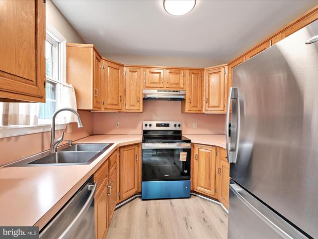 25 YORKSHIRE CT, Elizabethtown, PA 17022