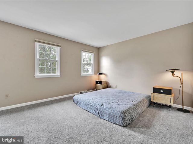 25 YORKSHIRE CT, Elizabethtown, PA 17022