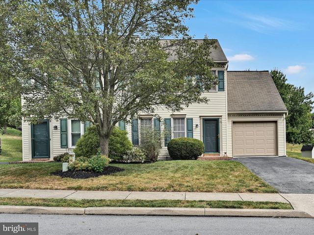25 YORKSHIRE CT, Elizabethtown, PA 17022