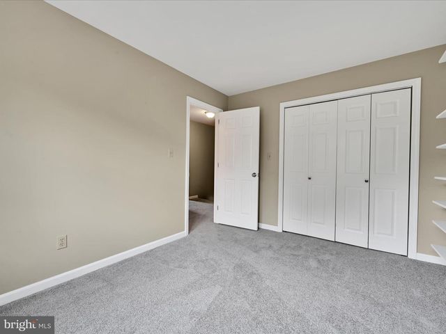 25 YORKSHIRE CT, Elizabethtown, PA 17022