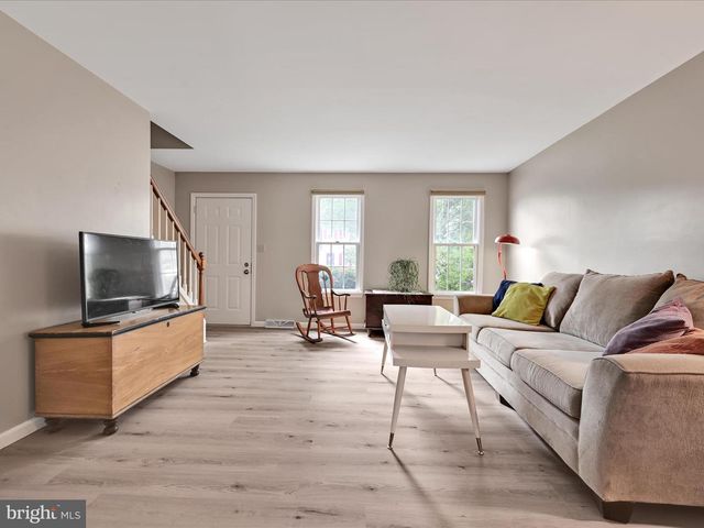 25 YORKSHIRE CT, Elizabethtown, PA 17022