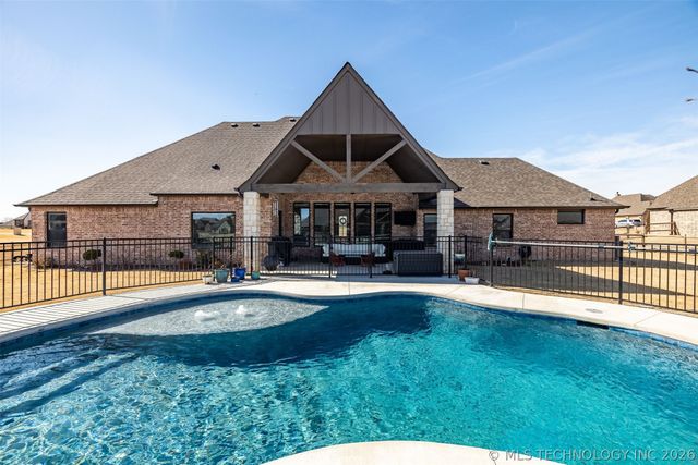 11391 S 213th East Avenue, Broken Arrow, OK 74014