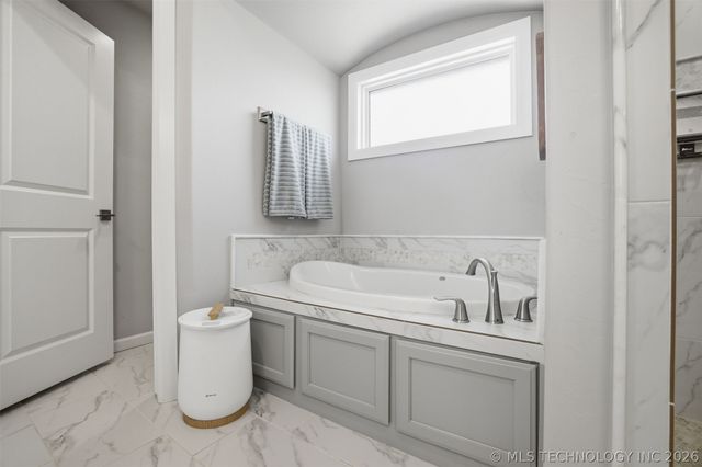 11391 S 213th East Avenue, Broken Arrow, OK 74014