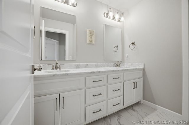 11391 S 213th East Avenue, Broken Arrow, OK 74014