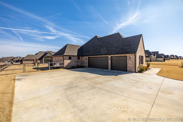 11391 S 213th East Avenue, Broken Arrow, OK 74014