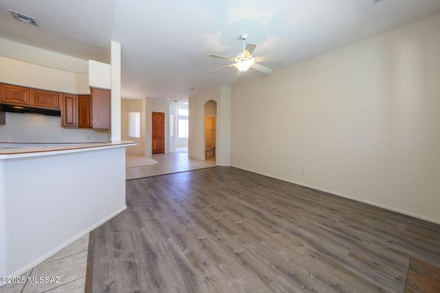 5719 N Placita Paisaje, Tucson, AZ 85750