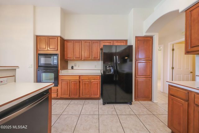 5719 N Placita Paisaje, Tucson, AZ 85750