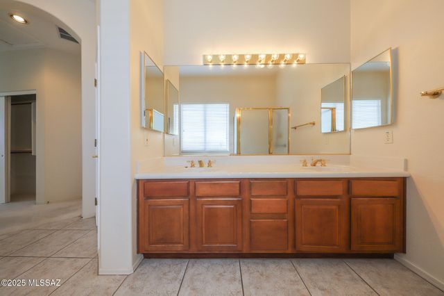 5719 N Placita Paisaje, Tucson, AZ 85750