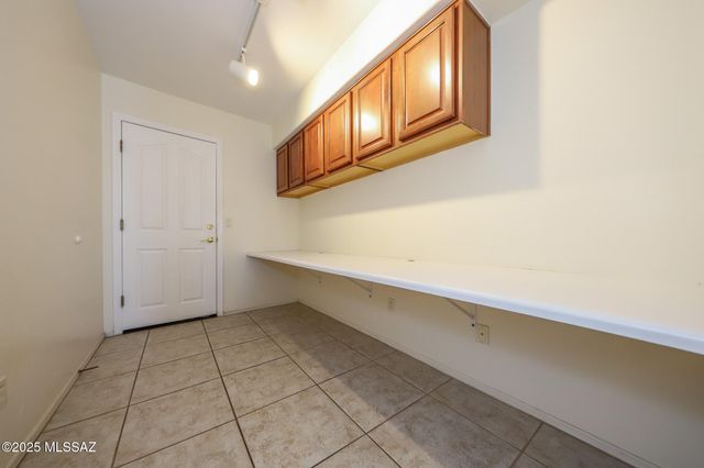 5719 N Placita Paisaje, Tucson, AZ 85750