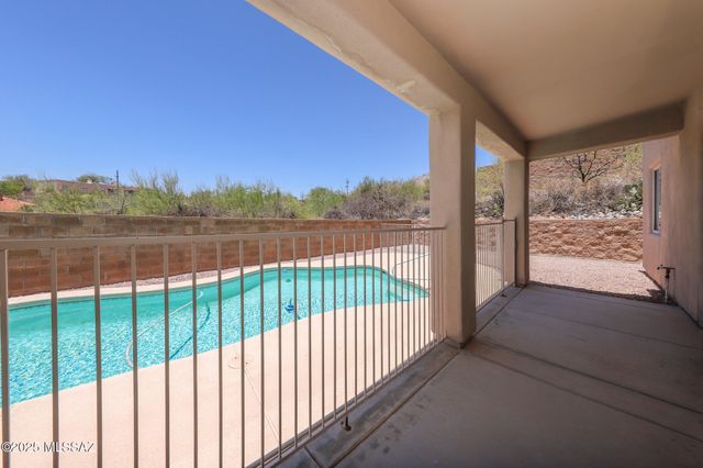 5719 N Placita Paisaje, Tucson, AZ 85750