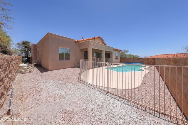 5719 N Placita Paisaje, Tucson, AZ 85750