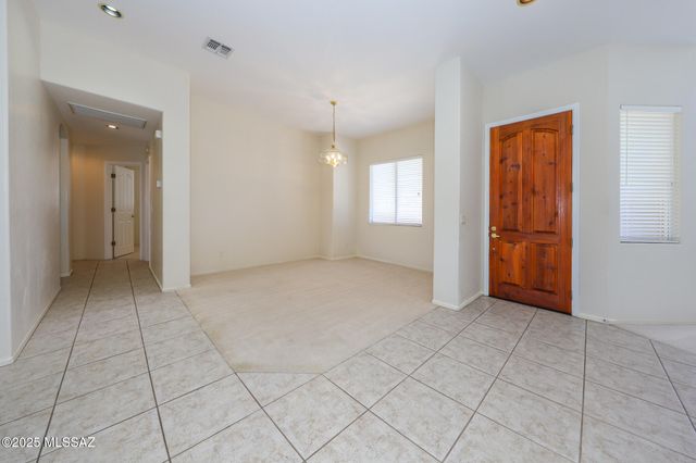 5719 N Placita Paisaje, Tucson, AZ 85750