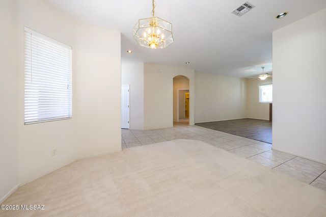 5719 N Placita Paisaje, Tucson, AZ 85750