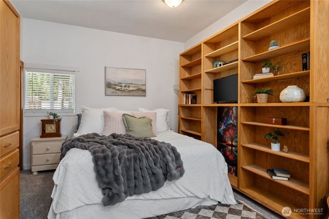 30 E Richardson Road, Belfair, WA 98528