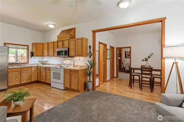 30 E Richardson Road, Belfair, WA 98528