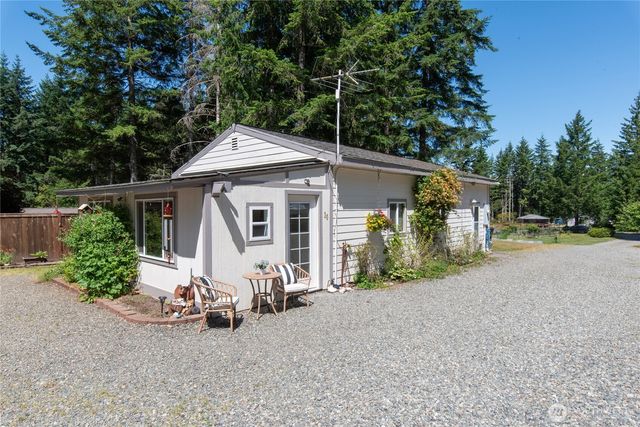 30 E Richardson Road, Belfair, WA 98528
