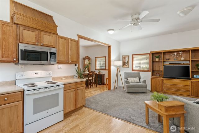 30 E Richardson Road, Belfair, WA 98528