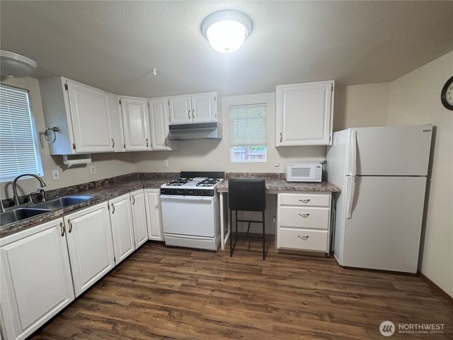 30 E Richardson Road, Belfair, WA 98528