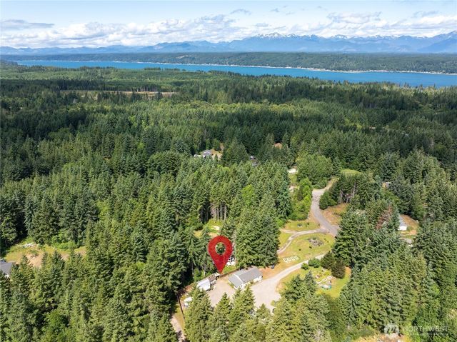 30 E Richardson Road, Belfair, WA 98528