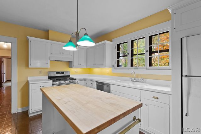 1058 Maumee Street, Adrian, MI 49221