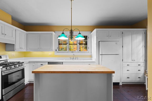 1058 Maumee Street, Adrian, MI 49221