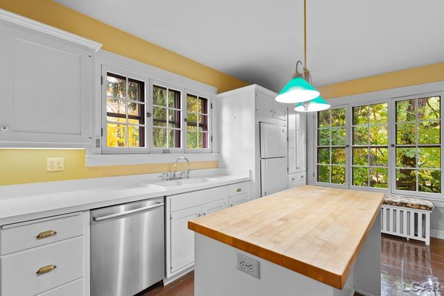 1058 Maumee Street, Adrian, MI 49221